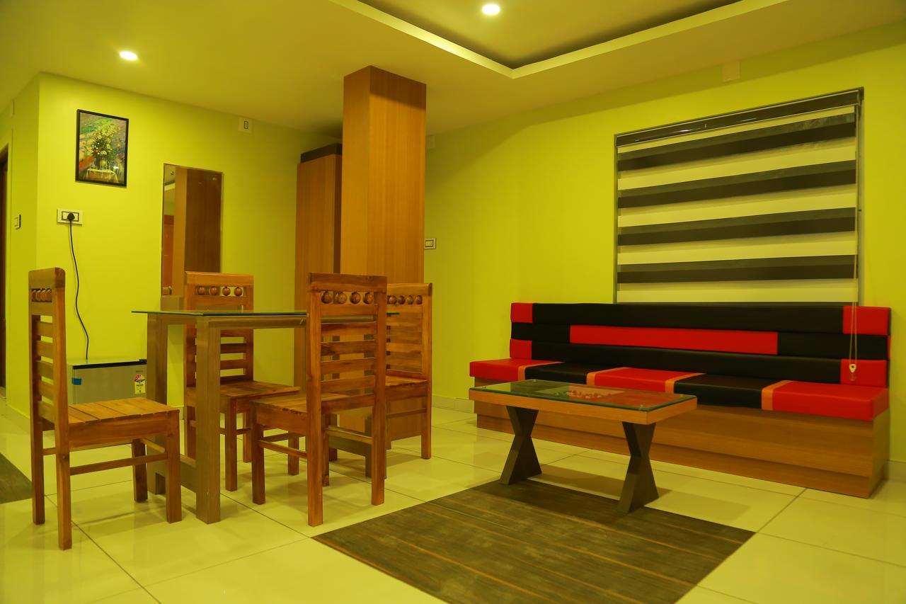 Royal Plaza Residency Hotel Cheruppulasseri Exterior photo